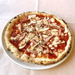 103971893 - ピッツァ ロッサ / モルタデッラ・キノコ・モッツァレラチーズ・トマトソースのピッツァ