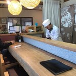 たか美 - 店内のカウンター席