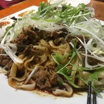 本場重慶小麺 - 孜然(ｸﾐﾝ)牛肉麺　麺拡大