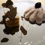 Le Calandre - Puff pastry with black truffle and vanilla