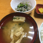 美多食堂 - みそ汁と小鉢