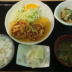 はんぐはぐ亭 - 母ちゃん定食(いなきびと鶏肉のヘルシーハンバーグ)