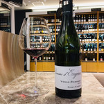 エノテカ  - 2016 ヴォーヌロマネ クロ デュージェニー /ドメーヌ デュージェニー 遠景