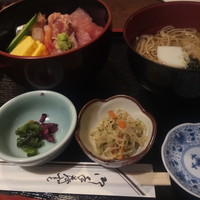 北陸料理 新越 - 海鮮丼と蕎麦のセット