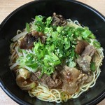 樹ラーメン - 牛スジ入りバン麺