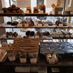 パティスリートレカルム - パン棚