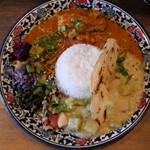 Indian canteen AMI - チキンカレー、季節野菜のクートゥー