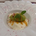 ビストロ ダイア - ココナッツのパンナコッタと桜風味の抹茶アイス