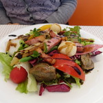 ビストロ ダイア - クミン風味の砂肝と燻製うずら卵入りサラダ