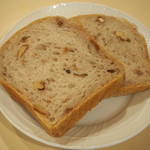 マリアージュ ドゥ ファリーヌ - 天然酵母食パン（クルミ）