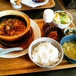 つた弥 - ランチの土鍋麻婆豆腐(800円)