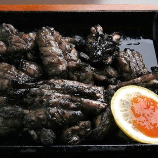 宮崎地鶏の旨み☆炭火焼きで仕上げる香り高い一品をどうぞ