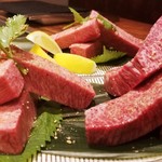 Yakiniku Uson - 厚切りタン、厚切りハラミ