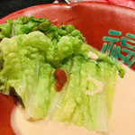 久壷庵 - 白菜にかんずりを少しのせてくるくる巻いてゴマだれで♡