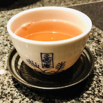 久壷庵 - このほうじ茶がまた凄く美味しい♡
      お店の名前の入ったお湯呑みで♡