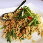 Hakka Restaurant - 蟹やフカヒレ、鶏の濃い旨味にホロホロの卵やたけのこ、椎茸やパクチーなどが絶妙のバランス