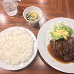 キャトルラパン 北梅田 - お肉1.5枚(300g）、ライス大盛り