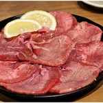 Yakiniku Sakaba Yonchan - 上タン 780円