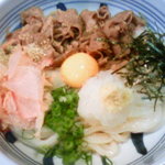 手造りうどん 楽々 - 和牛肉ぶっかけ（980円）