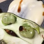 厨翠山   - 焼物　神内和牛ローストとサロベツ合鴨　そら豆、炭火焼
      （一○五、ヒマラヤ岩塩めぐみパウダー）そら豆