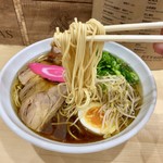 鳥ガラらーめん はれ三 - 麺もグッド