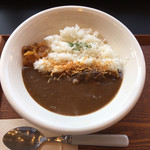 かどのみせ - 牛すじカレー（紅茶つき850円）