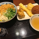 丸亀製麺 東浦店 - 
