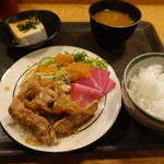 Makanairyouri Tomiga - ランチ(600円)：生姜焼き、ハムサラダ、湯豆腐