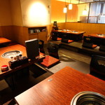 炭火焼肉一升びん - 座敷