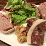 ヒガシナカノ151 - 「３種盛り合わせ」：パテ・ド・カンパーニュ、子牛のテリーヌ、蝦夷鹿のテリーヌ