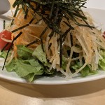 丸秀鮮魚店 - 大根サラダ