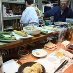 和乃家 - カウンターに並ぶおばんざい