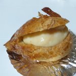 PATISSERIE TSURUTA - シュークリームはどれも少し濃厚な気がします