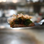 Okonomiyaki Sakura - 牛すじねぎ焼き（醤油）リフトアップ