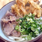 餃子 もつ鍋 鉄板焼肉 うどん 博多どんたく - 肉とごぼう天