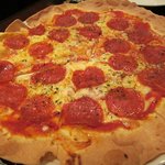 Dining Bar RED Sally - イタリアンサラミのピッツァ