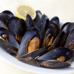 Steamed mussels with black pepper