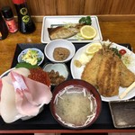 104091981 - 五色丼、サバ焼魚単品、いわしのフライ単品