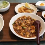 Nangoku Hanten - 濃厚味噌、ピリ辛麻婆豆腐。杏仁豆腐も旨かった。