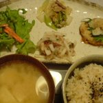 ギャラリーカフェ＆バー葉っぱ - 12月23日までの限定ランチ