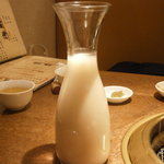 焼肉 山水 - 23年11月　マッコリ　デキャンタ