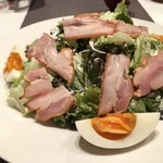 鹿角 - 比内地鶏の燻製サラダ
