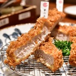 Tonkatsu Kagurazaka Sakura - 【3種銘柄豚 ロースかつ盛り合わせ定食@1,880円】夢の大地豚