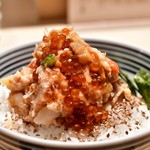 日本橋海鮮丼 つじ半 - ぜいたく丼 松@税込1,980円：黄身醤油をかけて。