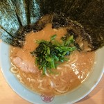 家系ラーメン 貫徹家 - ラーメン並＋のり増し