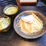 Menya Kyousuke - 鶏白湯しゅうゆつけ麺  （選べるチャーシューは豚バラと豚ロース ）850円  チャーシュー丼（豚バラ）300円