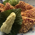 徳山鮓 - 鯉の身に均等にまぶされた玉子が美しく暫し見惚れてしまう。