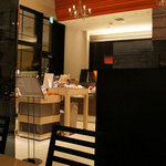 アンリ・ルルー 東京ミッドタウン店 - カフェスペース。