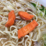 四條食堂 - 人参ｻﾝ！元気出して（笑）途中から一味をドバドバ！