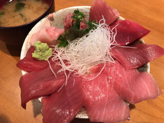 静岡名物の海鮮丼 観光の際に立ち寄りたい人気店10選 食べログまとめ 静岡名物の海鮮丼 観光の際に立ち寄りたい人気店10選 食べログまとめ